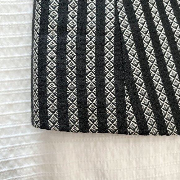 TIGER OF SWEDEN BLACK WHITE WOOL BLEND GEO STRIPED ODINA 3 PEAK LAPEL BLAZER - 4 - Picture 9 of 10